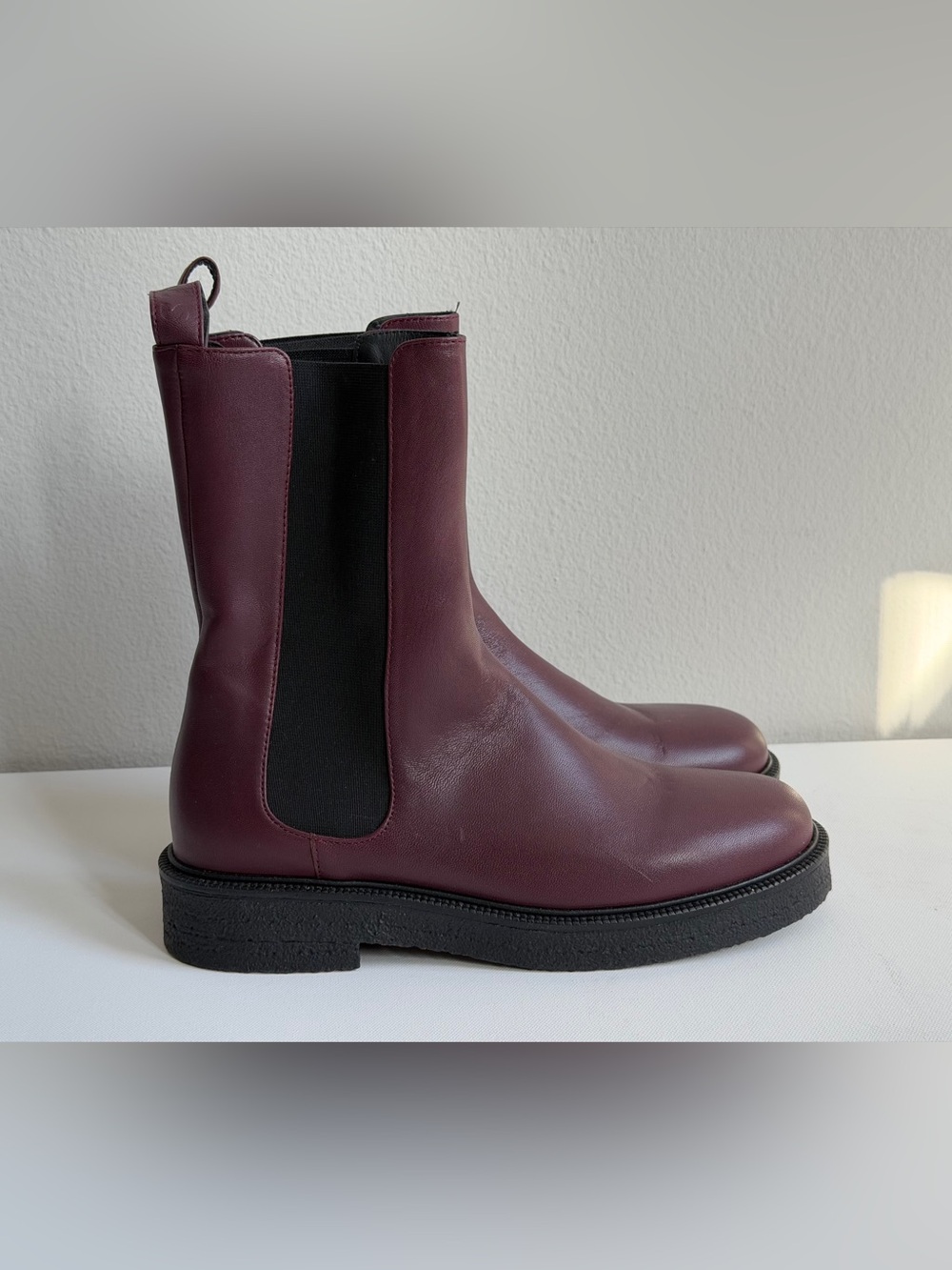 STAUD Palamino leather Chelsea boots size 39/US 9